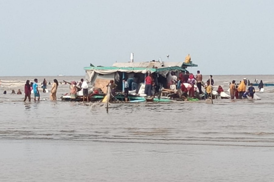 KLM Prima Setia Karam Dihantam Ombak Besar di Perairan Sepahat, Tujuh Awak Selamat