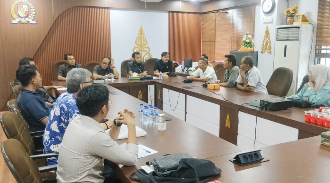 Komisi I DPRD Pekanbaru Digeruduk Warga Rumbai
