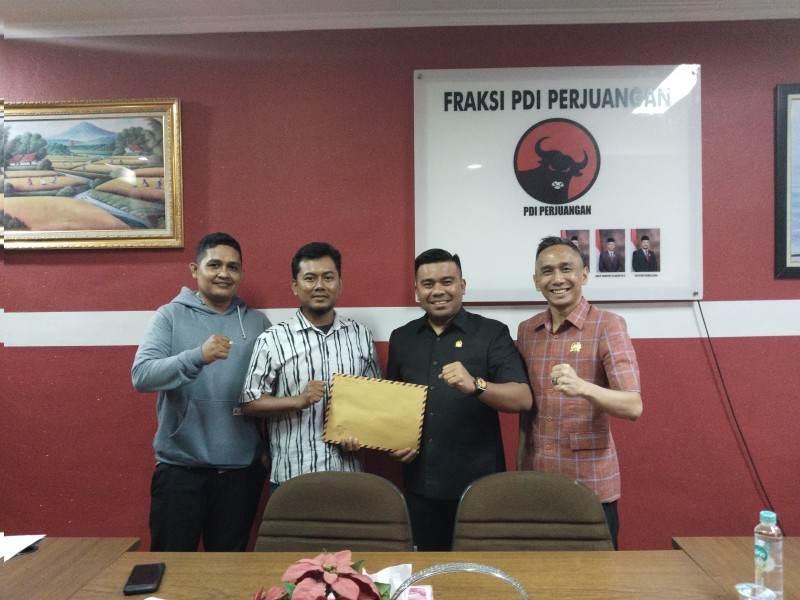 Fraksi PDIP Terima Aduan Ijazah Eks Karyawan Ditahan Perusahaan Ekspedisi
