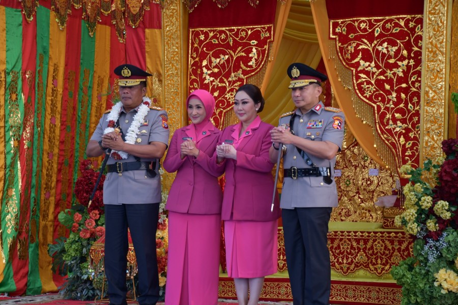 Irjen Pol Arman Achdiat Resmi Jabat Kapolda Riau Gantikan Komjen Pol Herry Heryawan