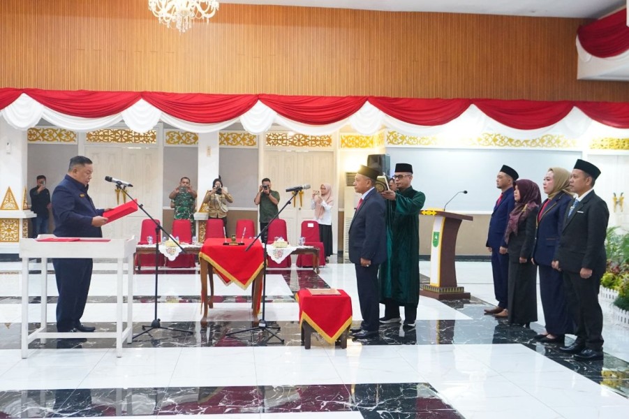 Dilantik Plt Gubri, Komisioner KI Riau Diminta Perkuat Keterbukaan Informasi Publik