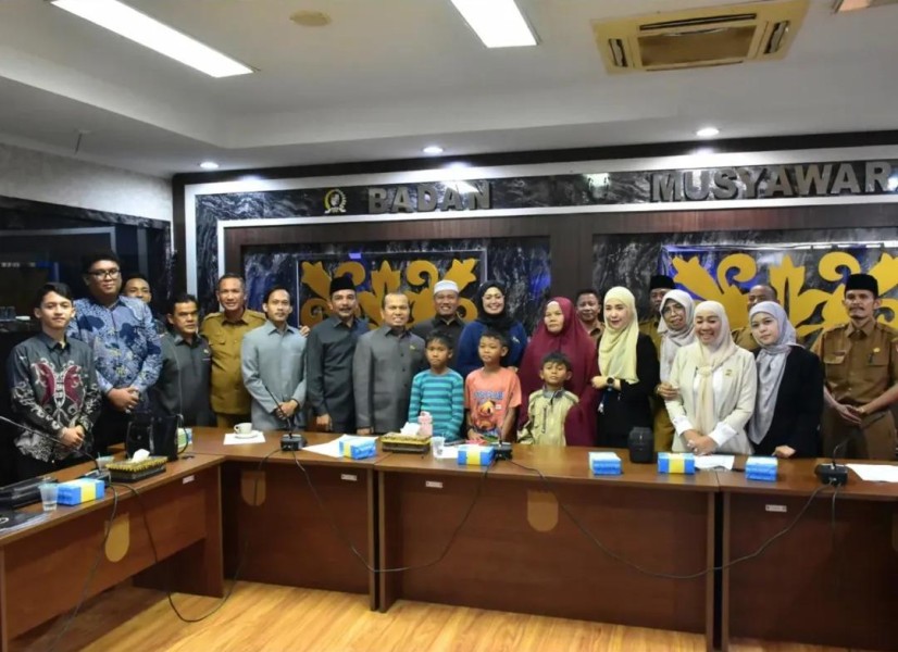 Komisi III DPRD Pekanbaru Mediasi Wali Murid Versus Guru SDN 181