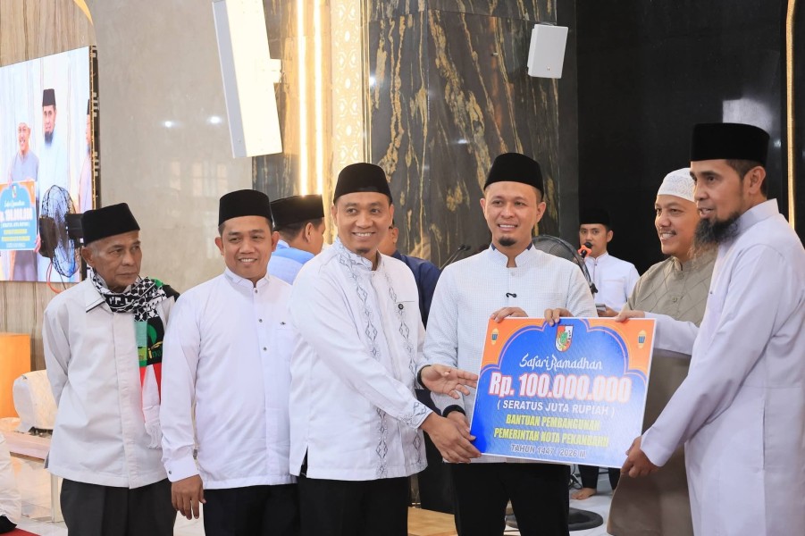 Serap Aspirasi, Sosialisasi Program, Hingga Salurkan Bantuan Rp100 Juta per Masjid