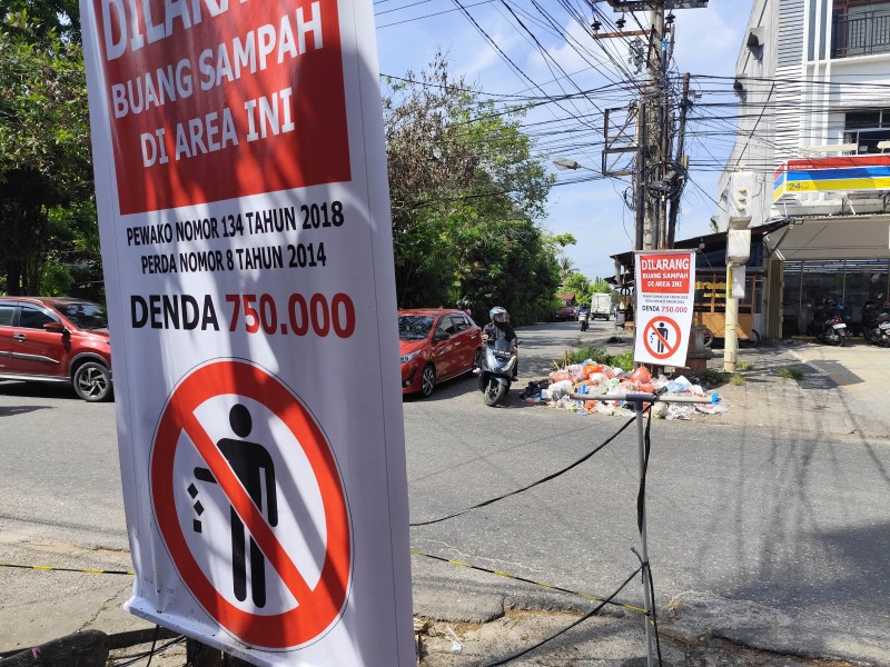 Pekanbaru Dihiasi Tumpukan Sampah, Mengatasinya Perlu Dukungan Semua Pihak