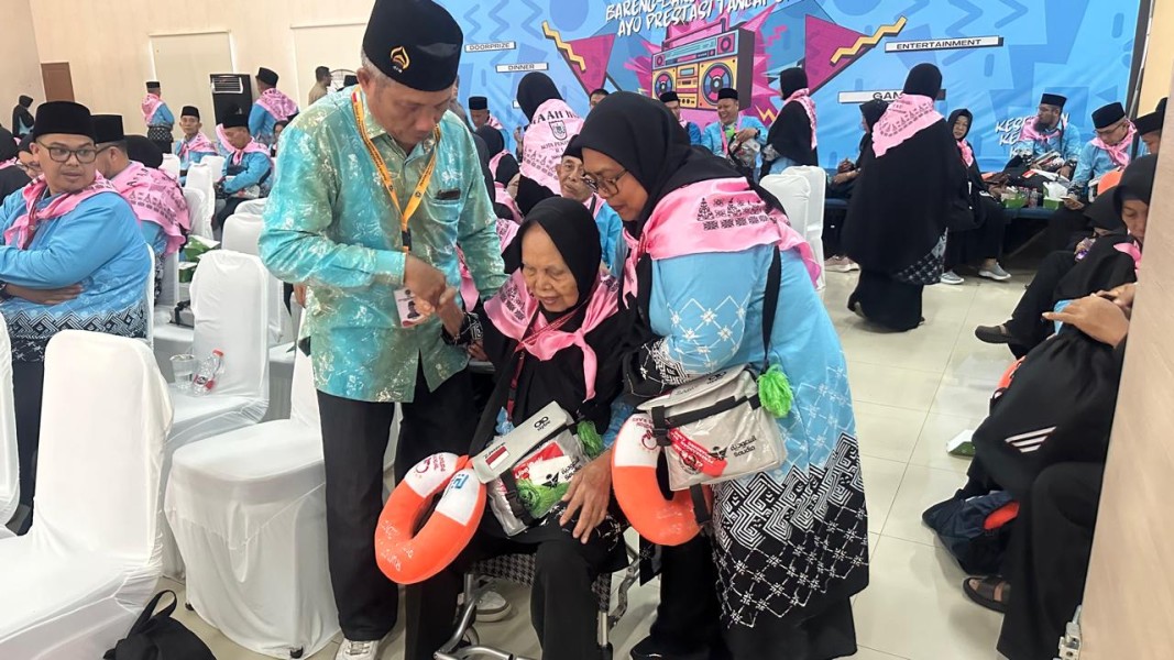 424 Jamaah Calon Haji Kloter Pertama Riau Berangkat dari Pekanbaru