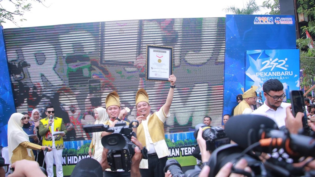 Kue Talam Durian 1 KM Pecahkan Rekor MURI, Kado HUT ke-242 Pekanbaru untuk Warga