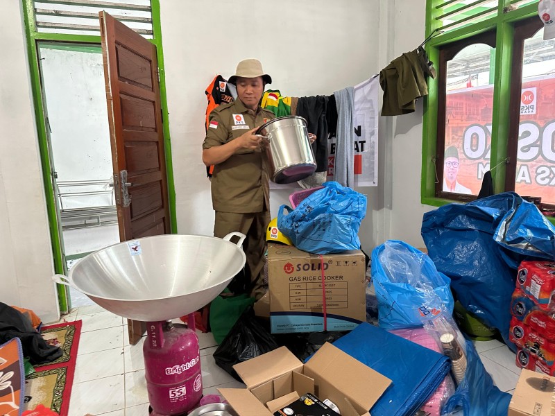 Markarius Anwar Turun ke Malalak: PKS Pekanbaru Gerak Cepat Bantu Korban Banjir Agam